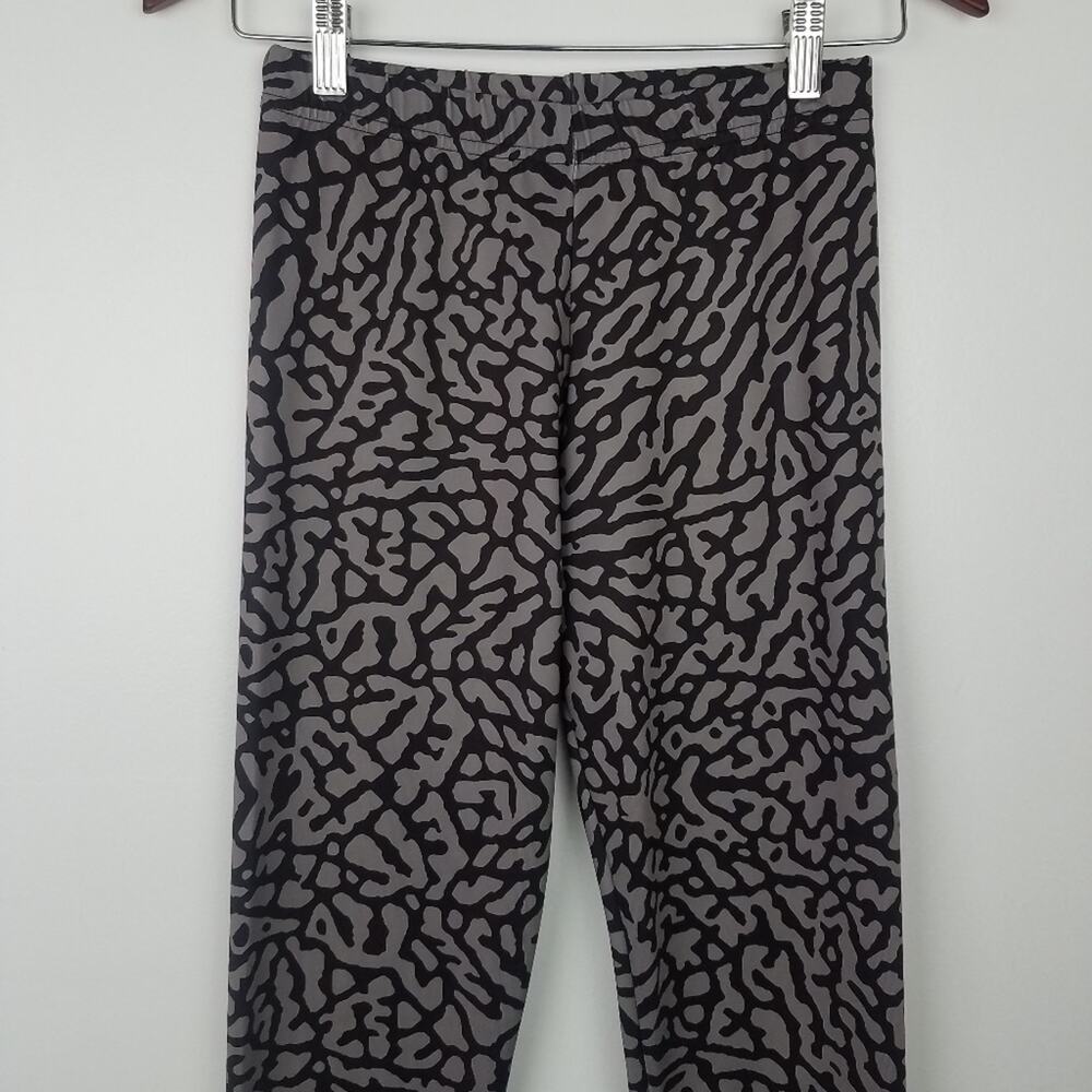 Acrylick | Jordan Sneaker Print Leggings Pant Gray - Picture 2 of 5